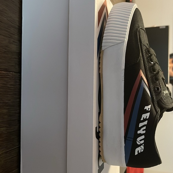 Womens size 6, Feiyue black platform canvas shoe, NIB - Picture 5 of 10